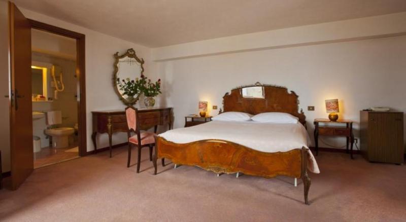 אריצ'ה Hotel Moderno מראה חיצוני תמונה